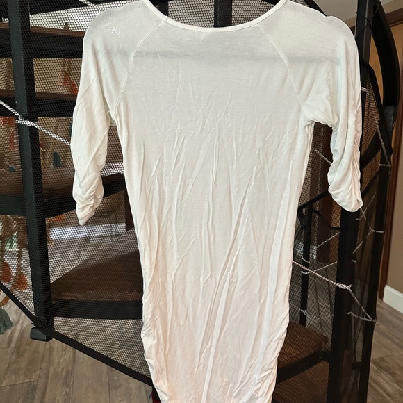Zenana Outfitters White Top - Picture 2 of 3